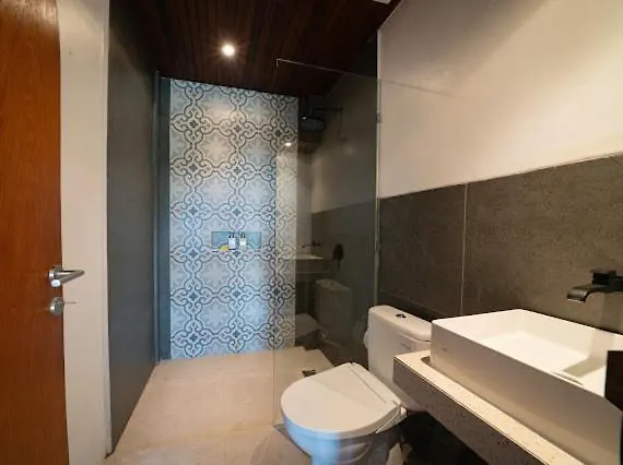 Tepi Segara Hotel *